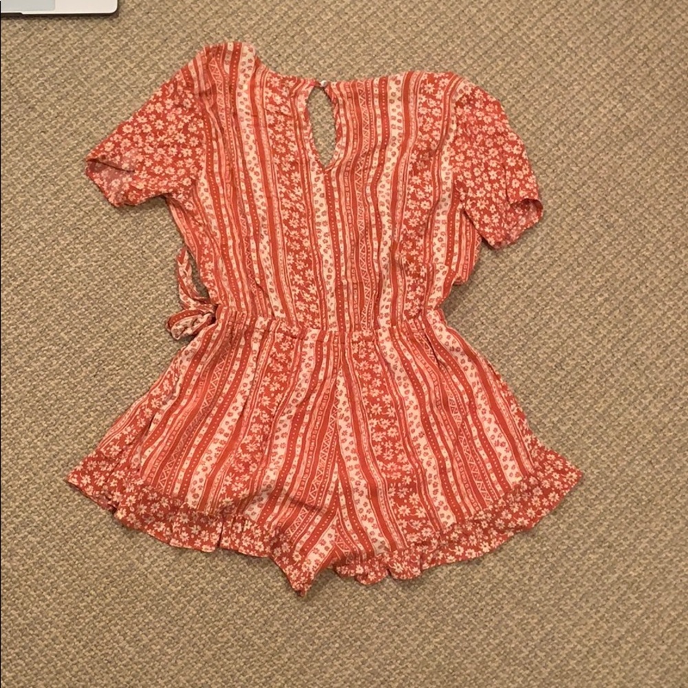 romper - Picture 2 of 2